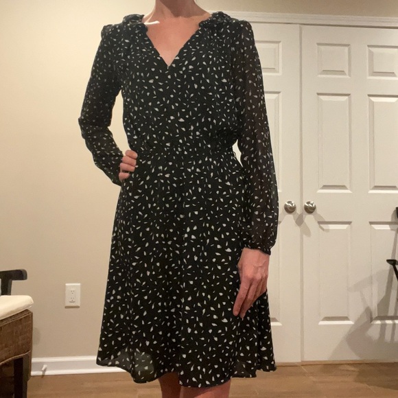LOFT Dresses & Skirts - Loft dress! Incredibly cute and great for date night or even the office!